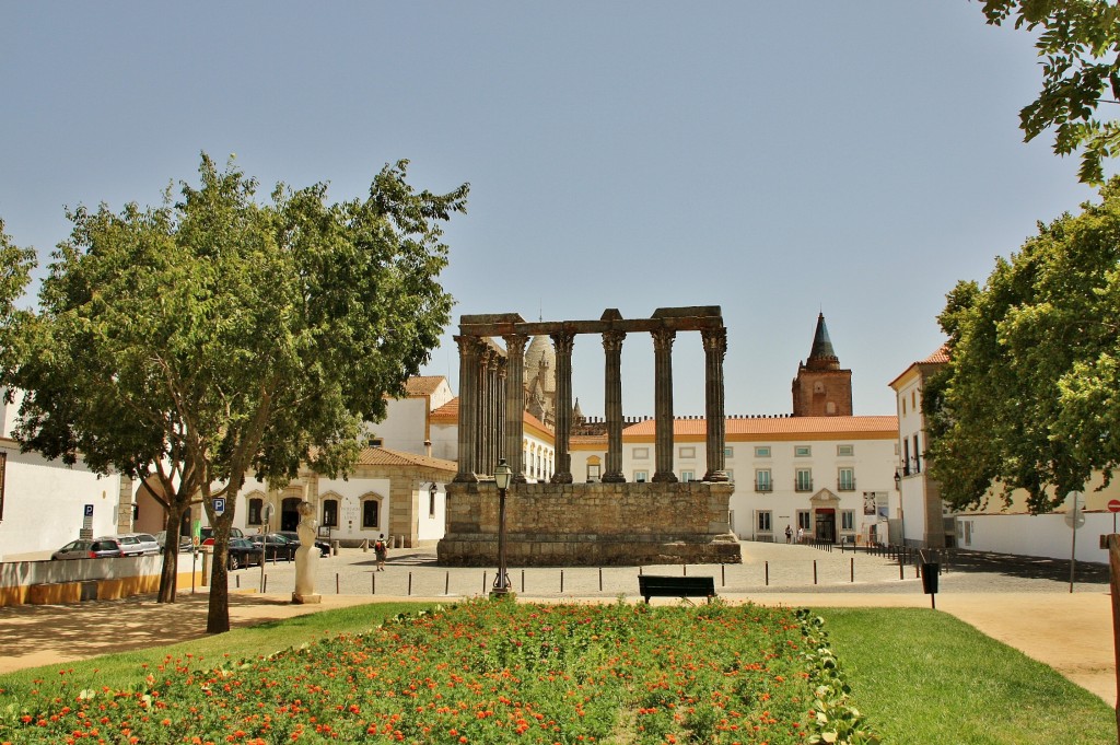 Foto: Templo romano - Évora, Portugal