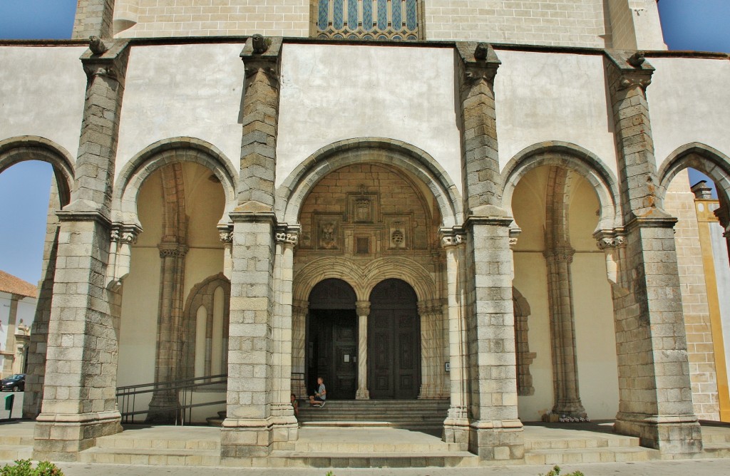 Foto: Iglesia de San Francisco - Évora, Portugal