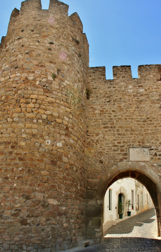 Foto: Puerta de la muralla - Estremoz (Évora), Portugal