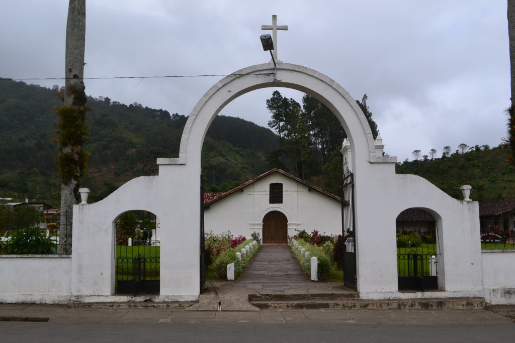 Foto: IGLESIA COLONIAL DE OROSI - Valle De Orosi (Cartago), Costa Rica