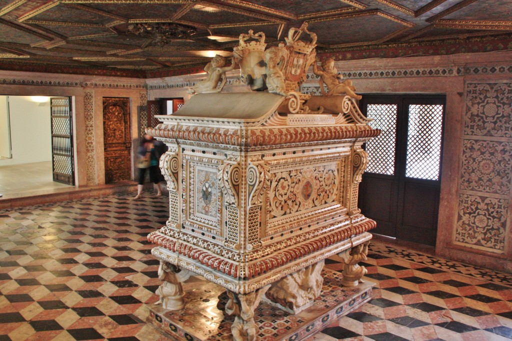 Foto: Convento de Jesus: sepulcro princesa Juana - Aveiro, Portugal