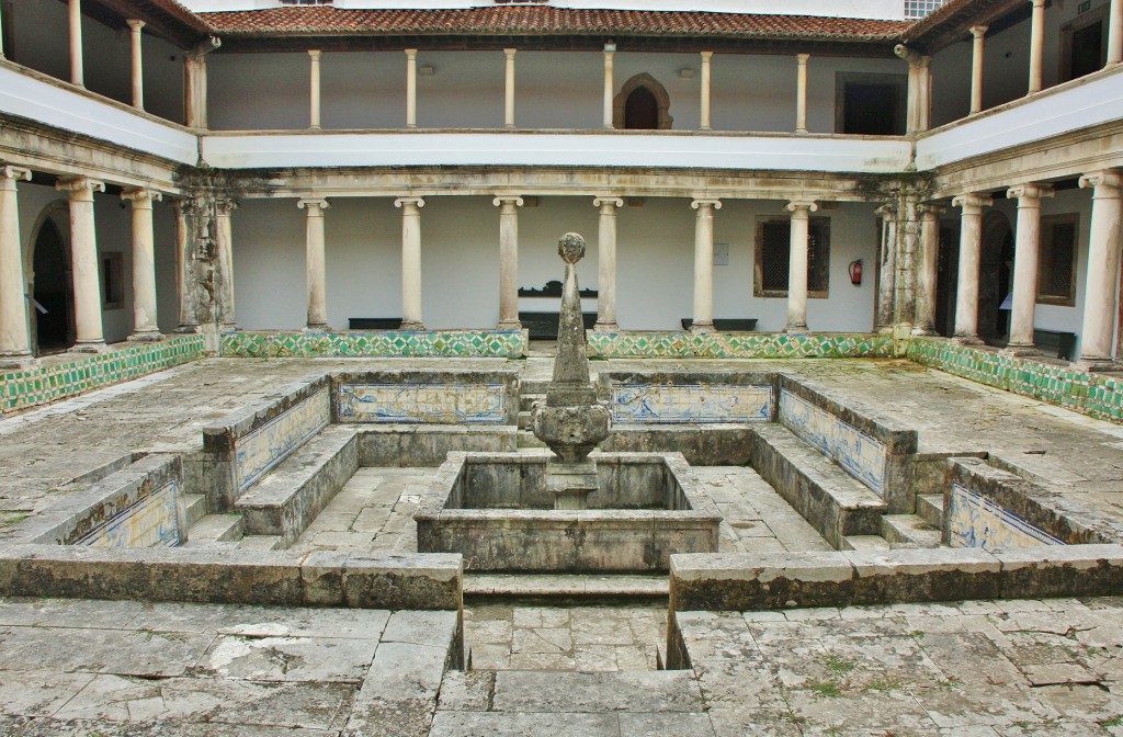 Foto: Convento de Jesus: claustro - Aveiro, Portugal