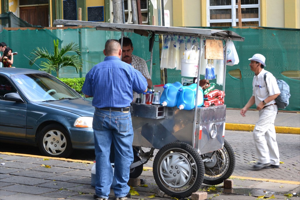 Foto: comiendo granizados, tipico - Alajuela, Costa Rica