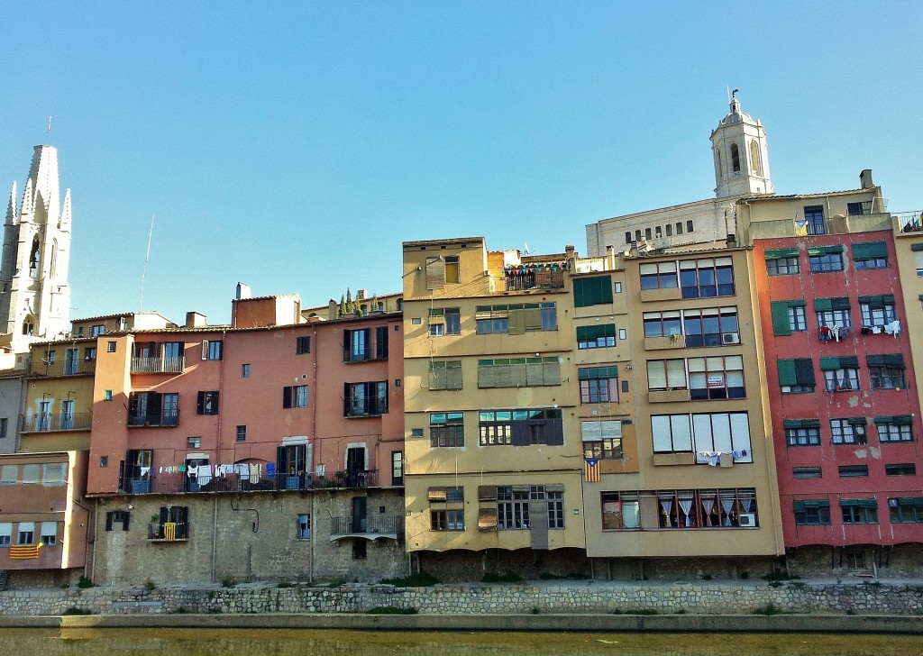 Foto: Casas sobre el rio Onyar - Girona (Cataluña), España