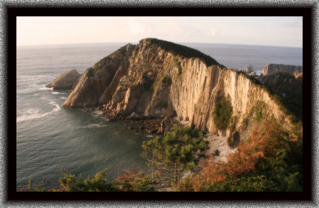 Foto de Playa de la Cueva (Asturias), España