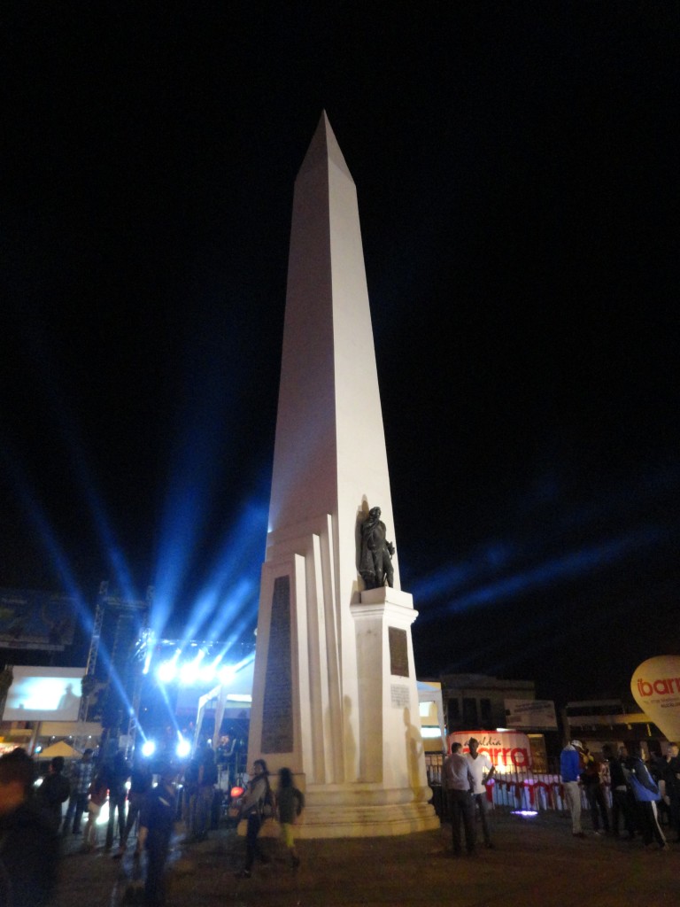 Foto: Obelisco - Ibarra (Imbabura), Ecuador