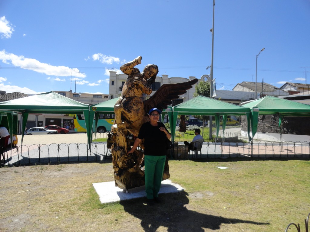 Foto: Estatuas de madera - San Antonio de Ibarra (Imbabura), Ecuador