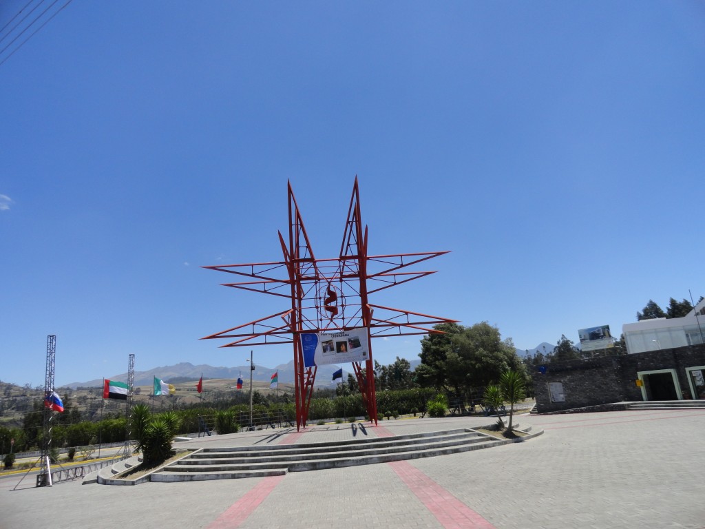 Foto: monumento - Cotacachi (Imbabura), Ecuador