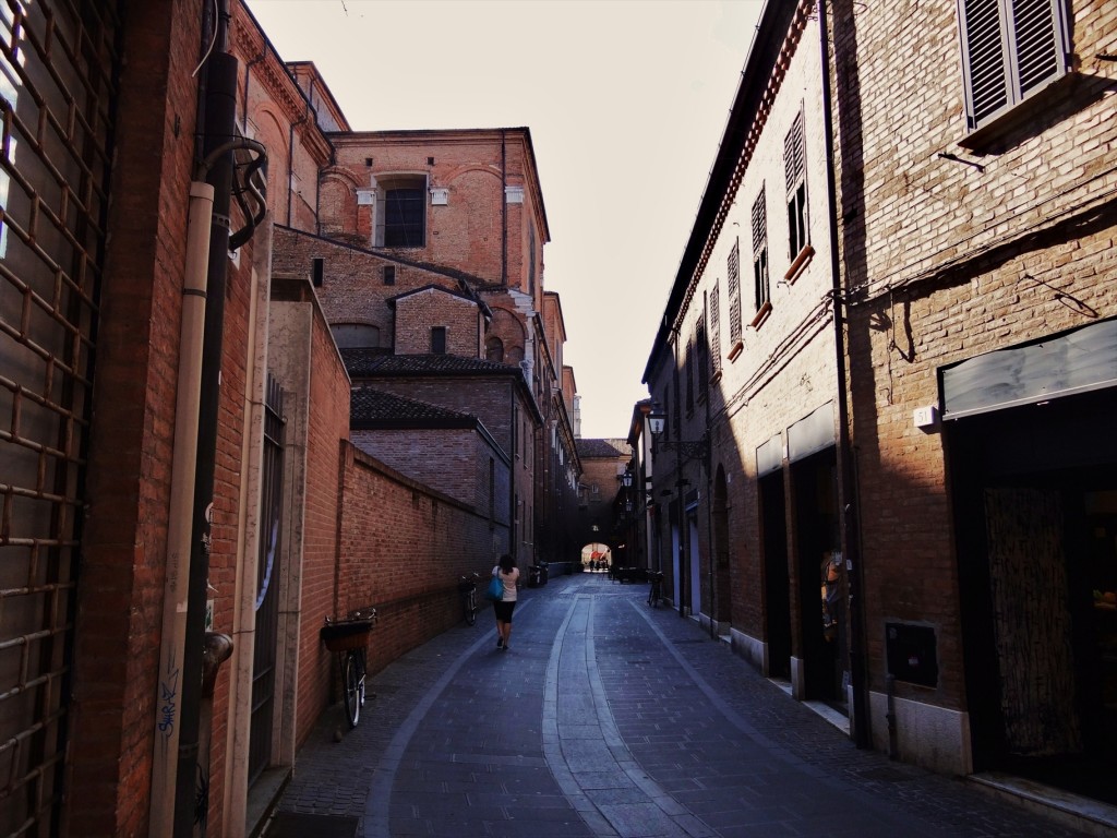 Foto: Via Adelardi - Ferrara (Emilia-Romagna), Italia