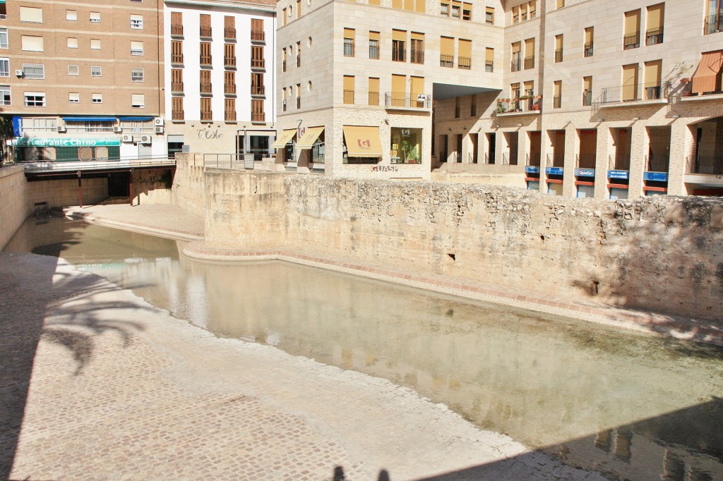 Foto: Antiguas murallas - Alzira (València), España