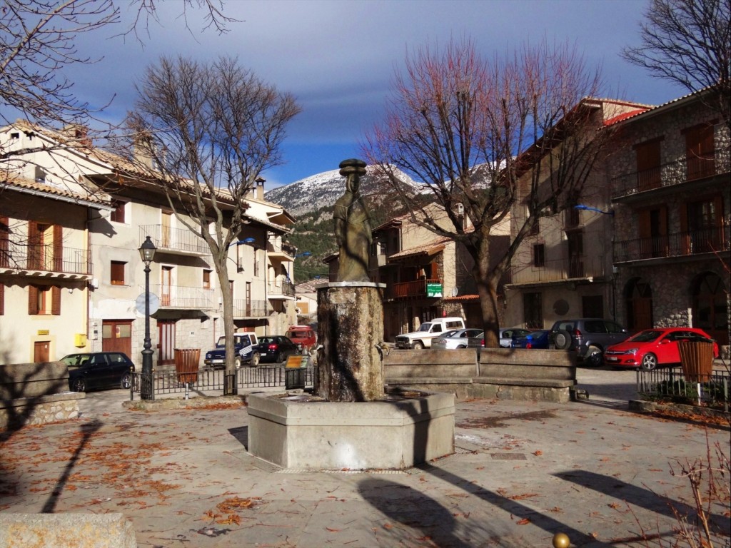 Foto: Plaça Major - Gósol (Lleida), España