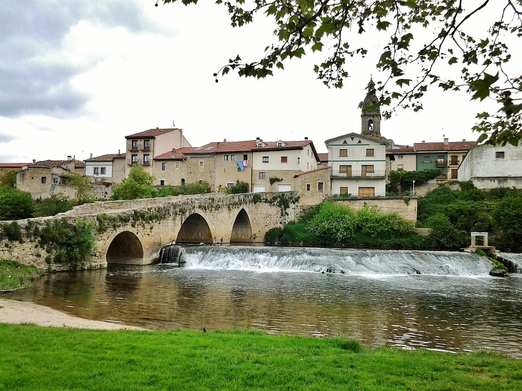 Foto: Vista del pueblo - La Puebla de Arganzón (Burgos), España