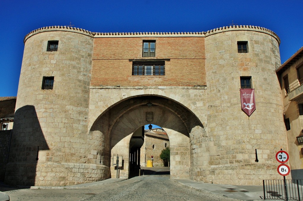 Foto: Puerta principal - Lerma (Burgos), España