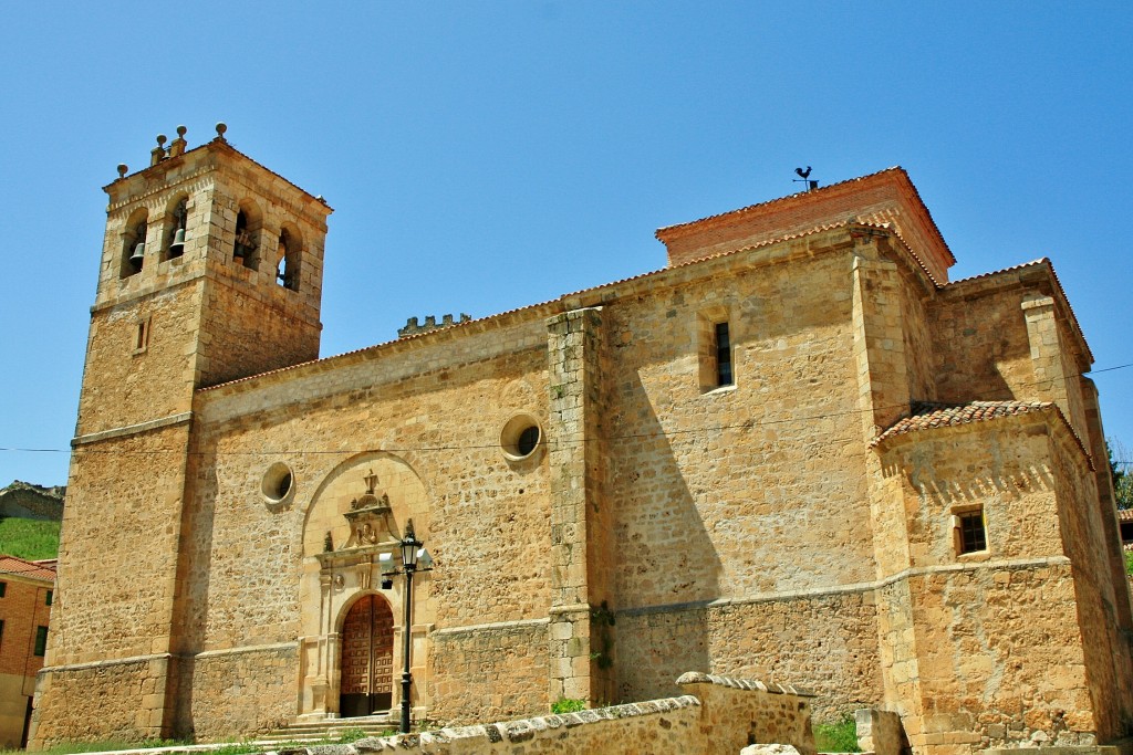 Foto: Iglesia de San Martín - Coruña del Conde (Burgos), España