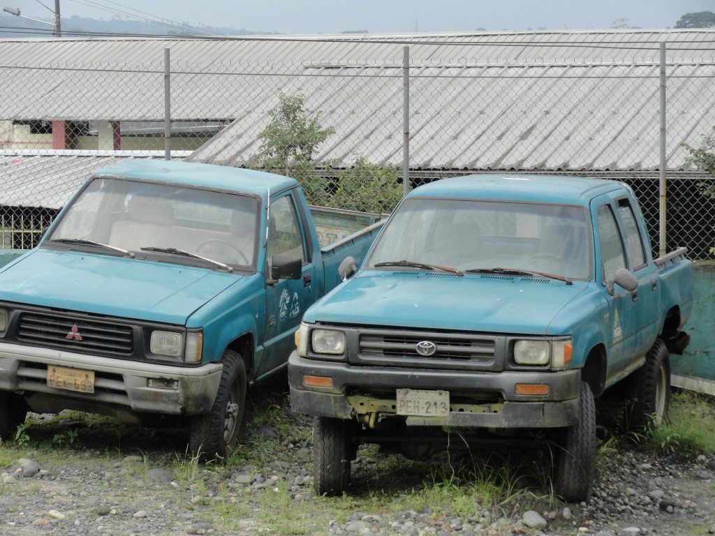 Foto: Carros votados - Puyo (Pastaza), Ecuador