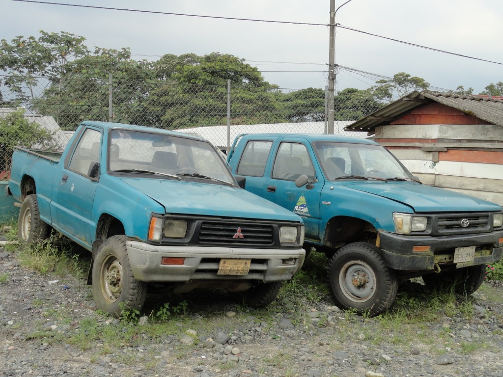 Foto: Carros votados - Puyo (Pastaza), Ecuador
