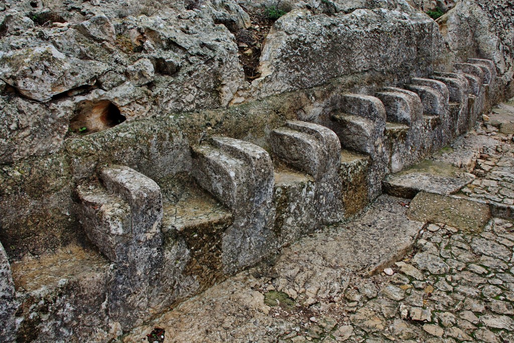 Foto: Castillo: asientos en la piedra - Xàtiva (València), España