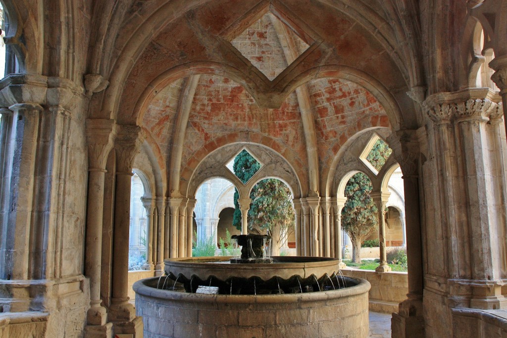 Foto: Monasterio de Poblet: claustro - Vimbodí i Poblet (Tarragona), España