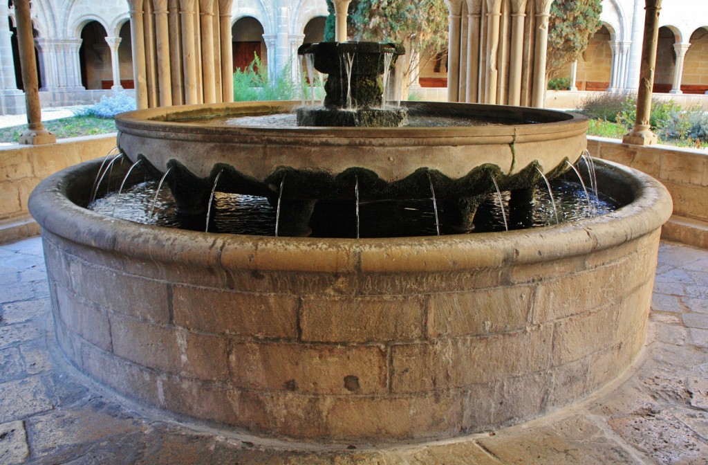 Foto: Monasterio de Poblet: claustro - Vimbodí i Poblet (Tarragona), España