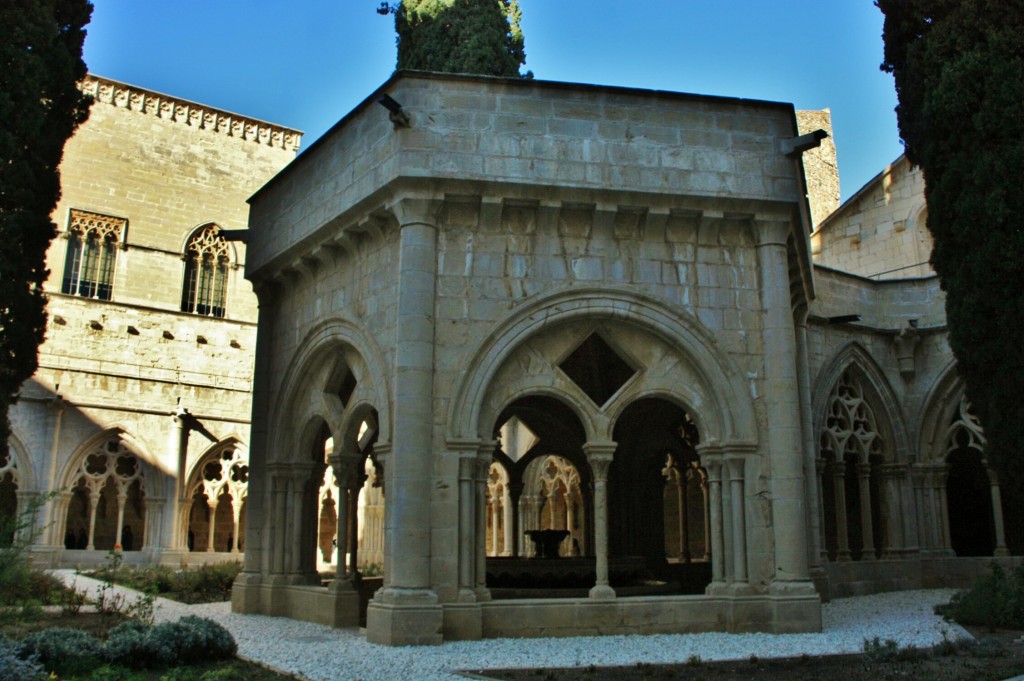 Foto: Monasterio de Poblet: claustro - Vimbodí i Poblet (Tarragona), España