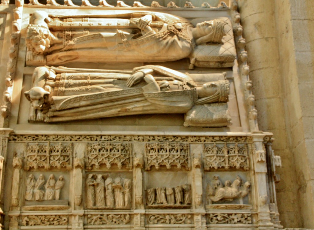 Foto: Monasterio de Poblet: tumbas reales - Vimbodí i Poblet (Tarragona), España