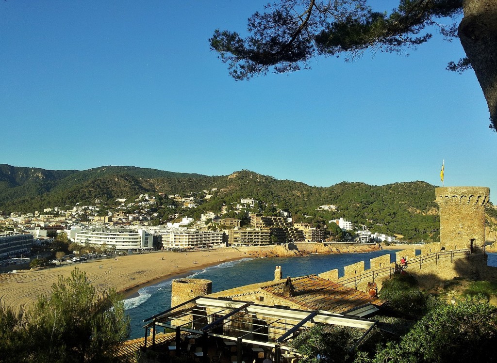 Foto: Vistas desde el recinto amurallado - Tossa de Mar (Girona), España