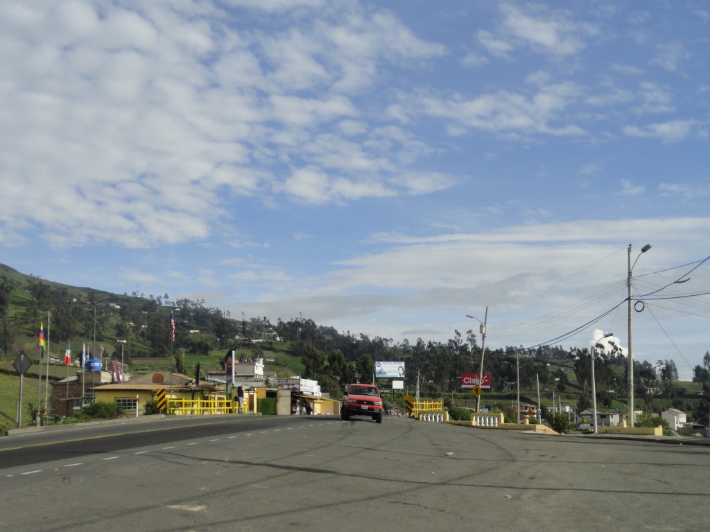 Foto: Cielo azul. - Pelileo (Tungurahua), Ecuador