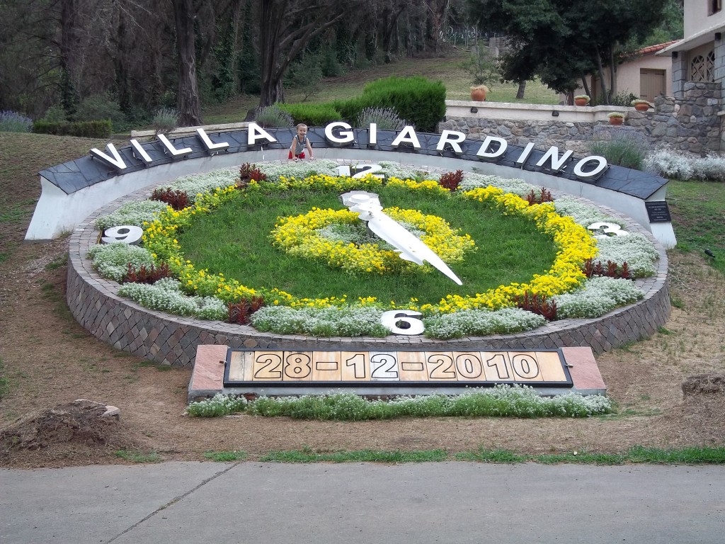 Foto: Reloj floral - Villa Giardino (Córdoba), Argentina
