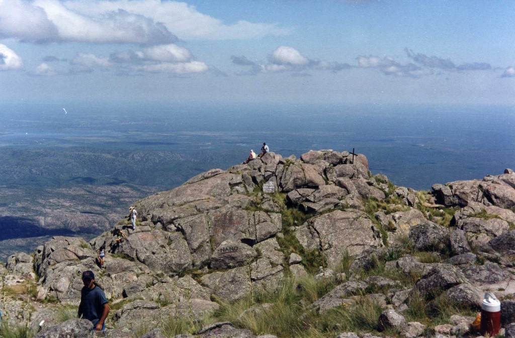 Foto: Otra vista desde la cima del Uritorco - Capilla del Monte (Córdoba), Argentina