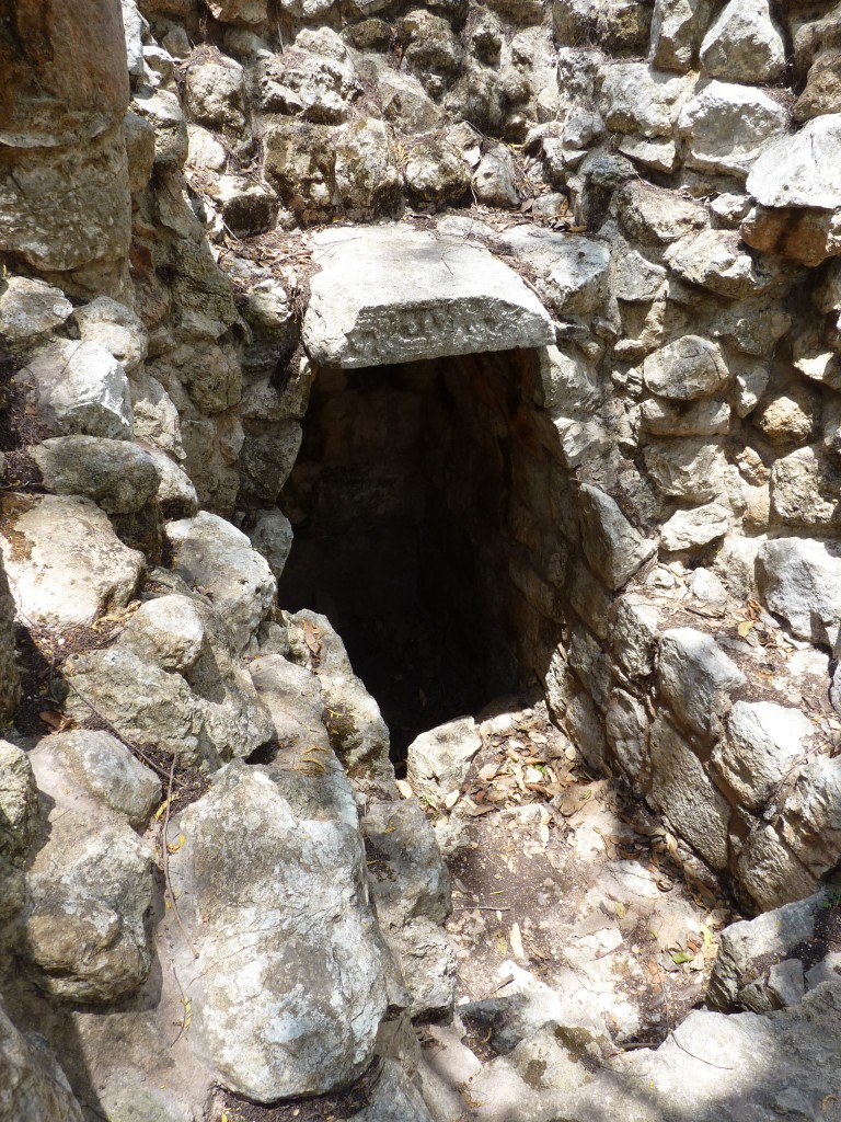Foto: Tumbas - Chichén Itzá (Yucatán), México