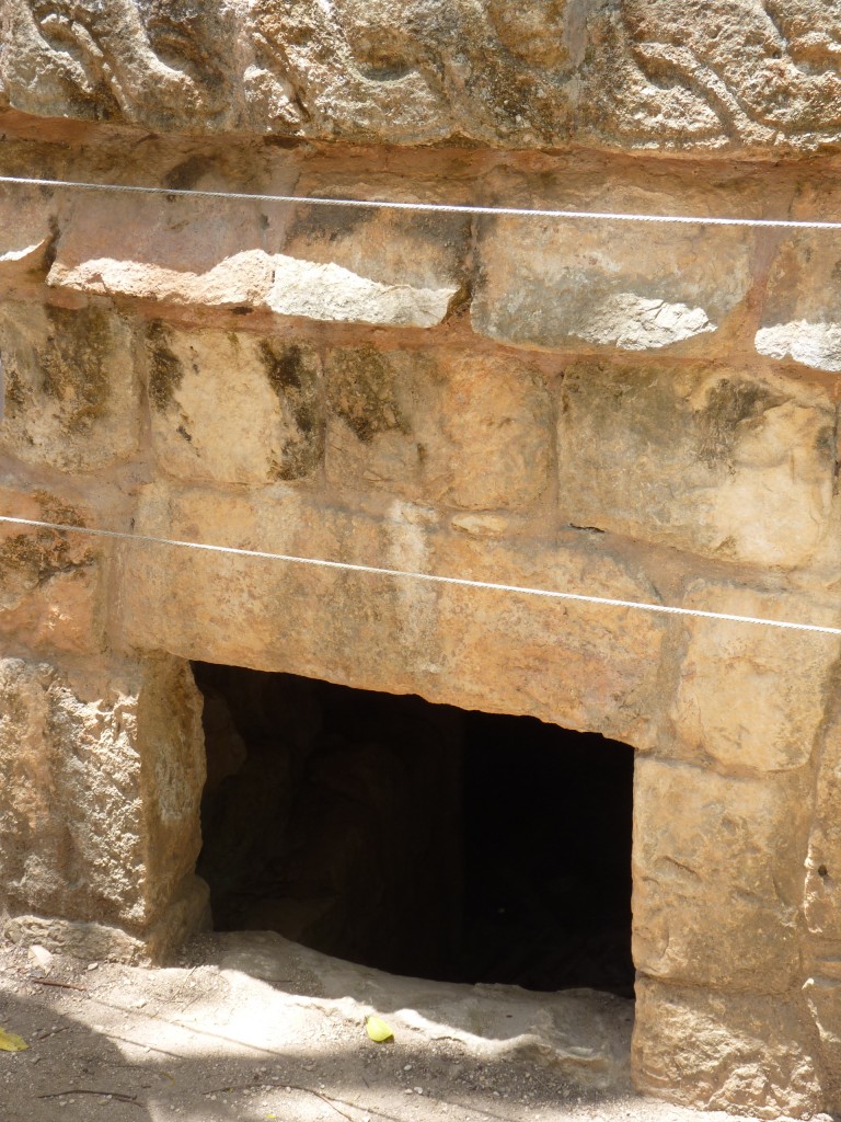 Foto: Tumbas - Chichén Itzá (Yucatán), México