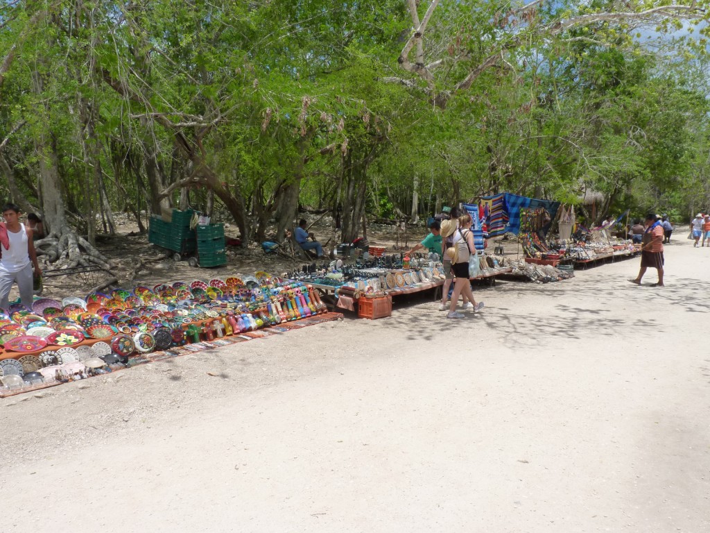 Foto: Puestos de artesanías - Chichén Itzá (Yucatán), México