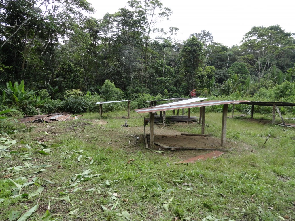 Foto: Cementerio - Simón Bolívar (Villa Flora) (Pastaza), Ecuador