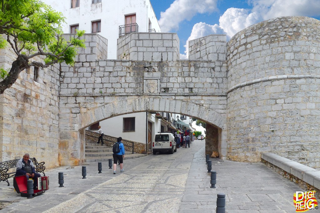 Foto: Arco de entrada a la ciudadela. - Peñíscula (Castelló), España