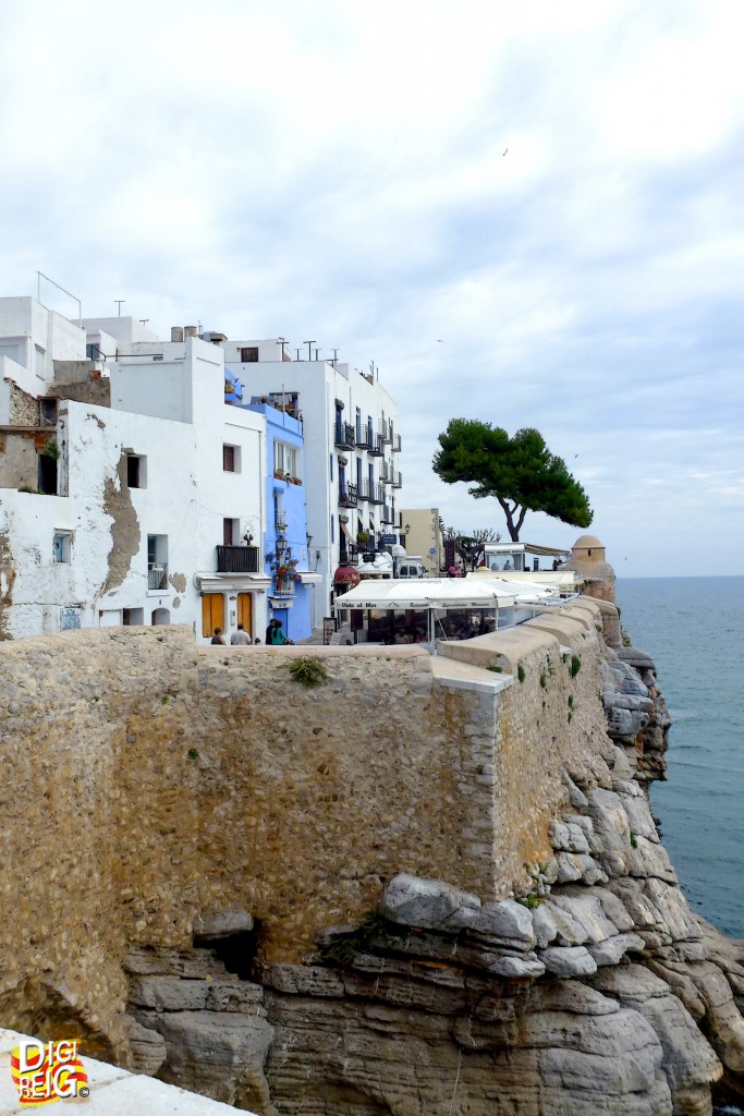 Foto: Calle y casas de la ciudadela. - Peñíscula (Castelló), España
