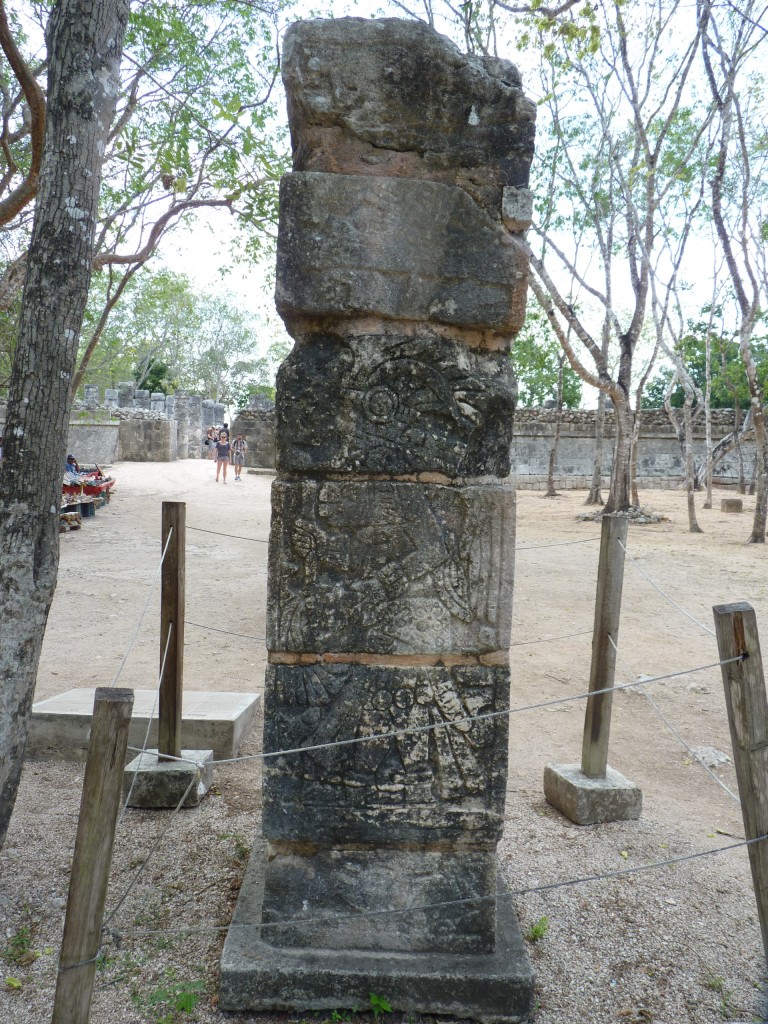 Foto: Estela - Chichén Itzá (Yucatán), México
