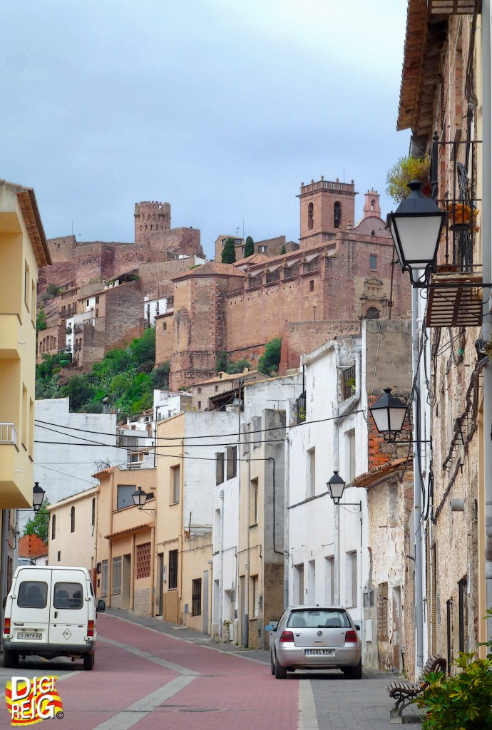 Foto: Entrada al pueblo. - Vilafamés (Castelló), España