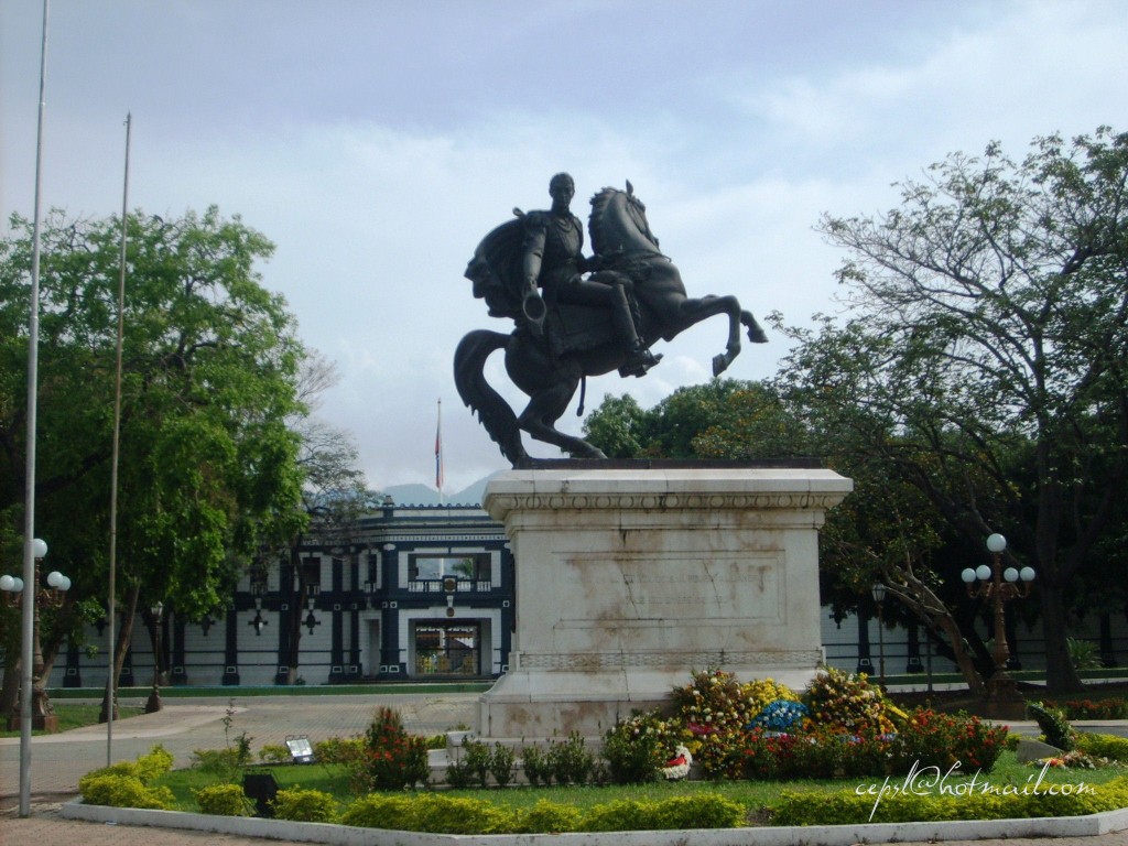 Foto: Bolívar ecuestre - Maracay (Aragua), Venezuela