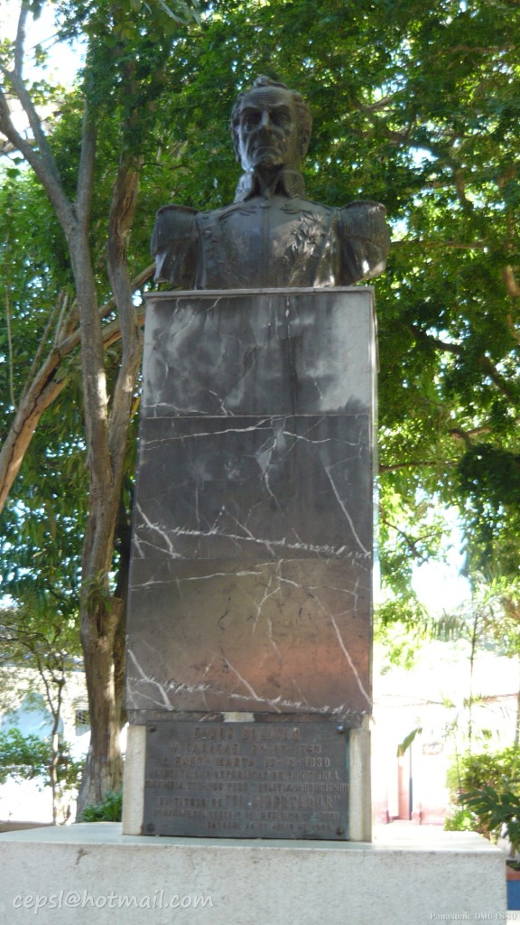 Foto: Plaza Bolívar de Choroni - Choroni (Aragua), Venezuela