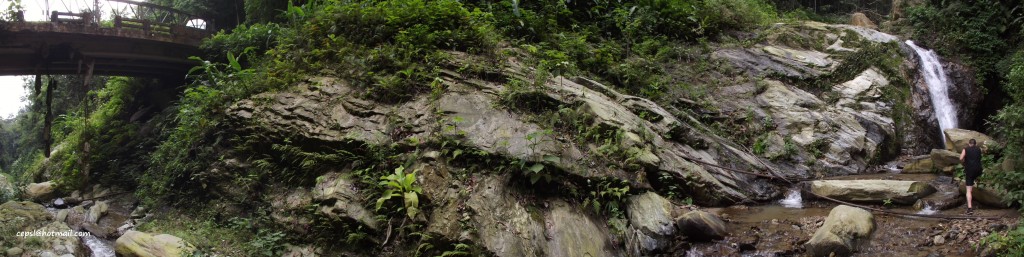 Foto: Panorámica de Riachuelo y Cascada - Parque Nacional Henry Pittier (Aragua), Venezuela