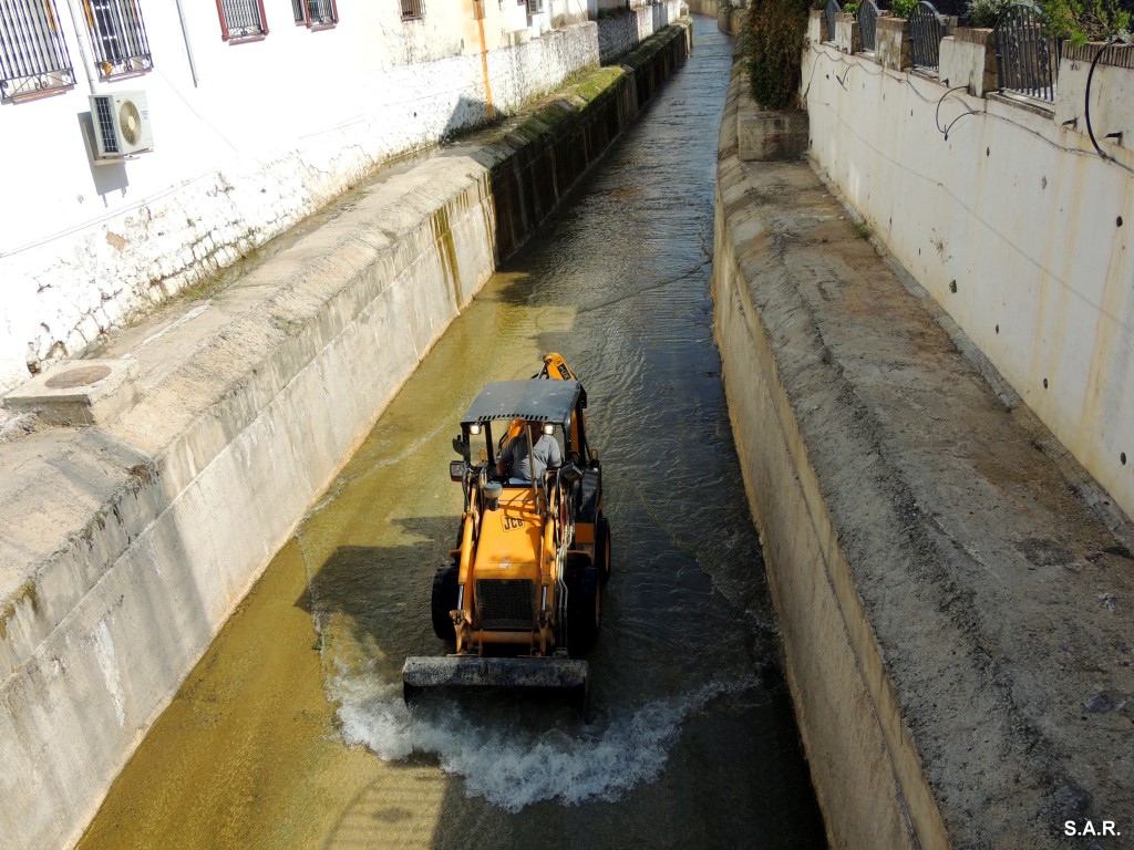 Foto: Limpiando el cauce - Alcala Del Valle (Cádiz), España