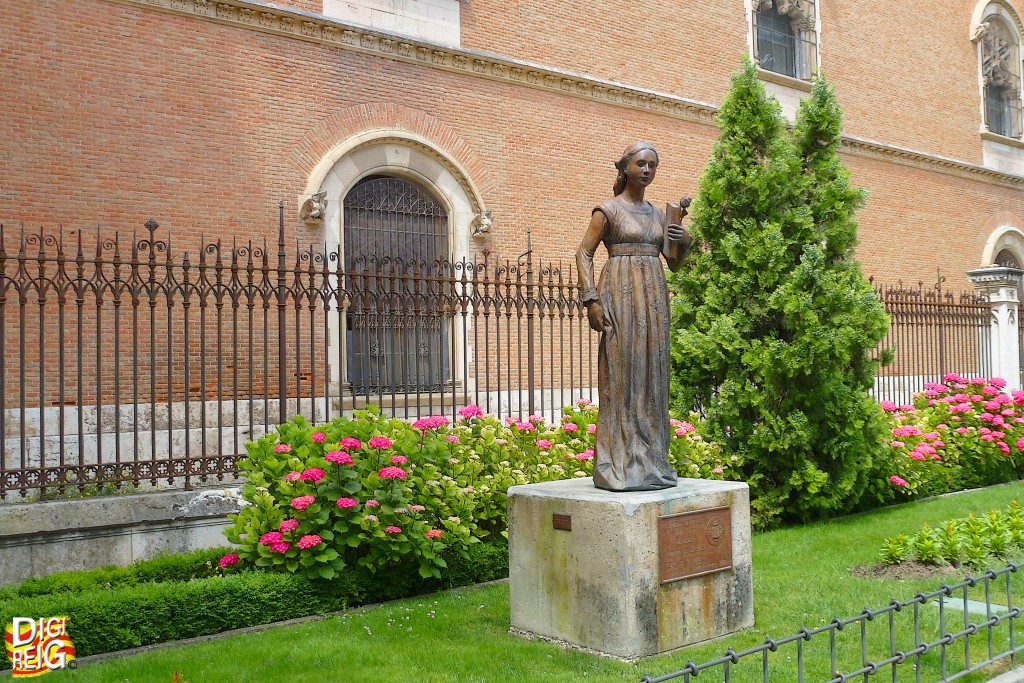 Foto: Monumento a Catalina de Aragón - Alcalá de Henares (Madrid), España