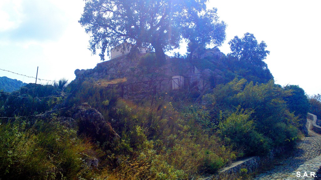 Foto: La Ermita en el risco - Benaocaz (Cádiz), España