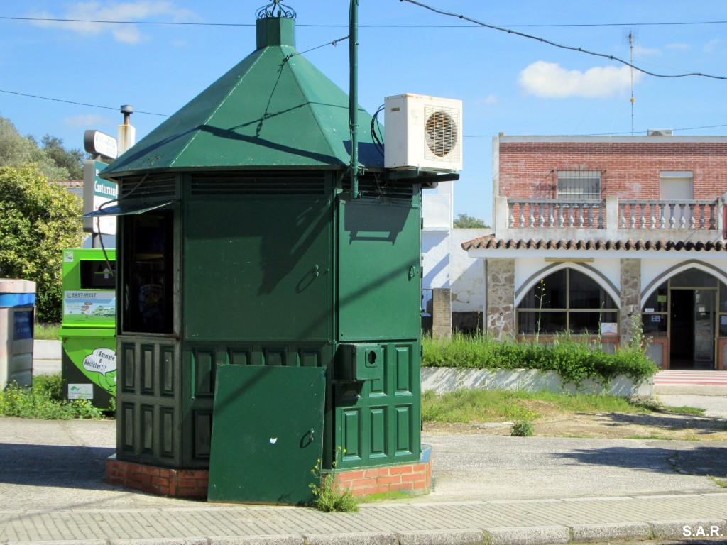 Foto: El Quiosco de la plaza - Catarranas (Cádiz), España