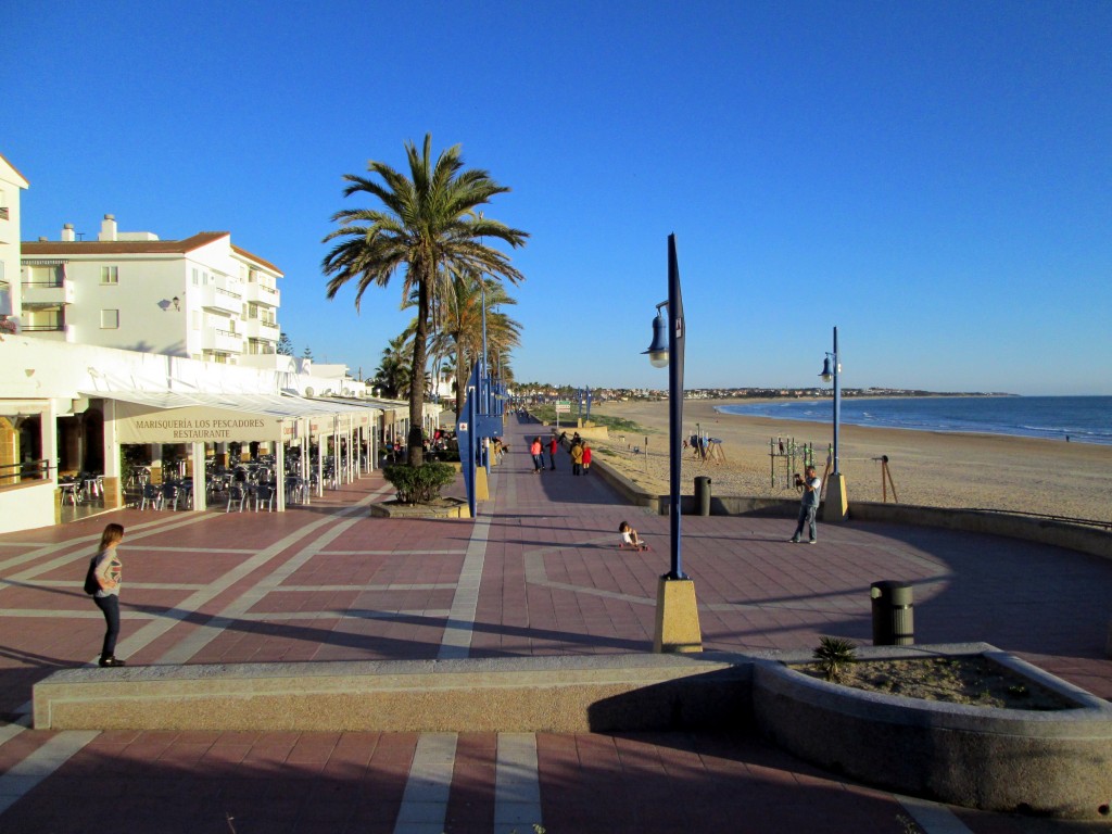 Foto: Paseo Marítimo - La Barrosa (Cádiz), España