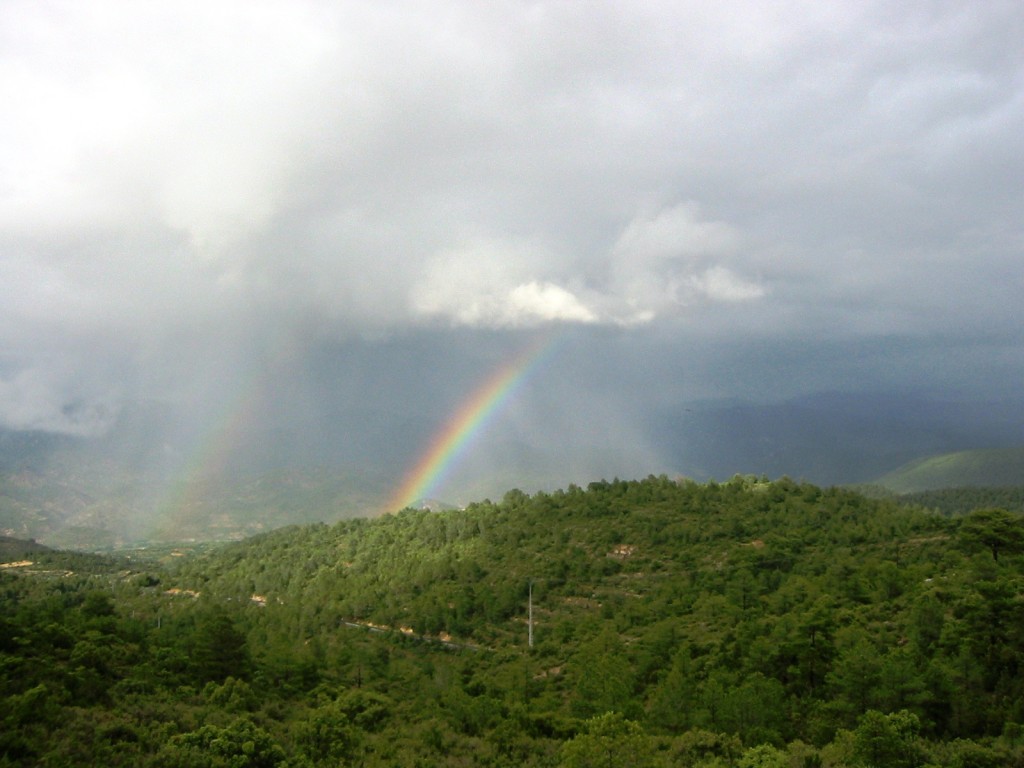 Foto: El arcoiris que viajo al otro mundo - Valle del Turía (València), España