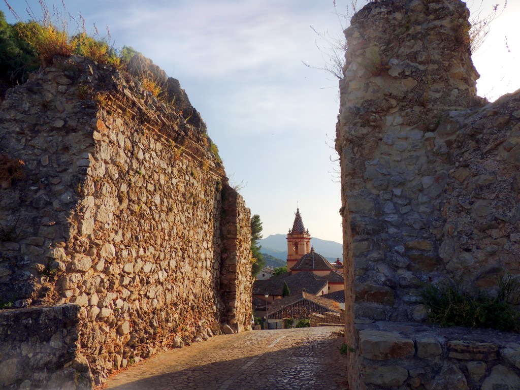 Foto: Restos dela Villa Medieval - Zahara de la Sierra (Cádiz), España