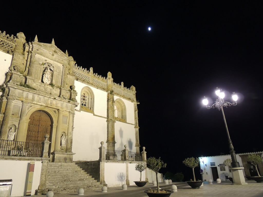 Foto: La Coronada a la luz de la Luna - Medina Sidonia (Cádiz), España