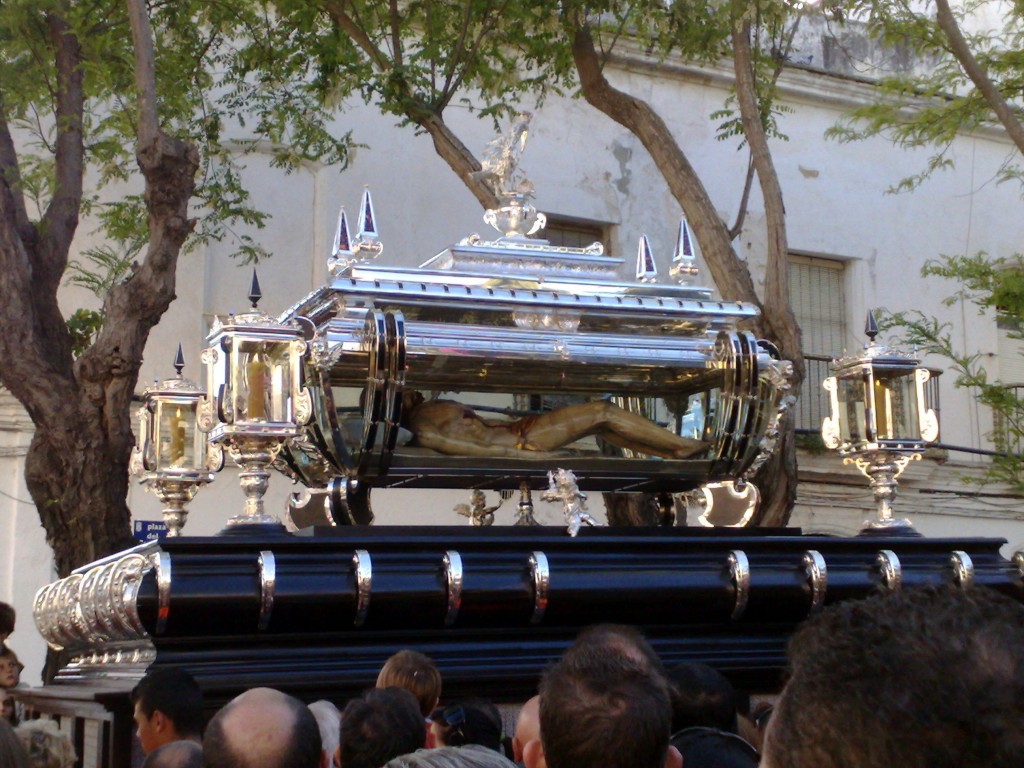 Todos los Datos del Viernes Santo de la Semana Santa de San Fernando 2024: Desamparados, Santo Entierro, Soledad y Rosario