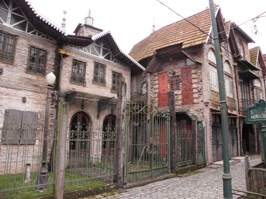Foto: Campanópolis - González Catán (Buenos Aires), Argentina